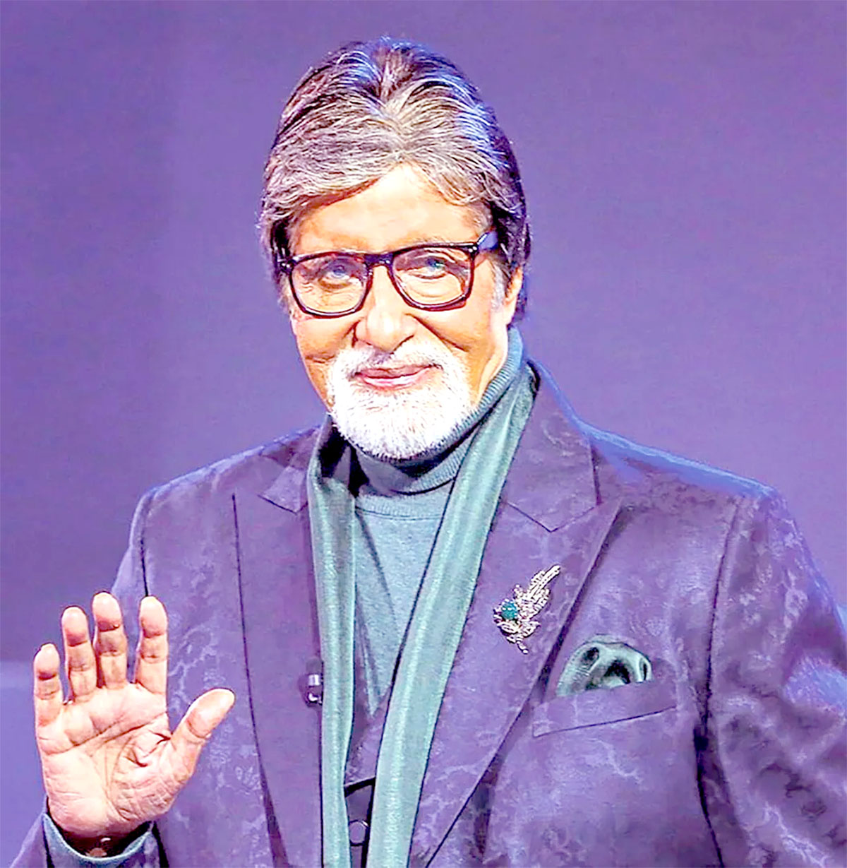 Amitabh Bachchan asked how to increase X followers?, fan said ‘A selfie with Rekha ji’.
